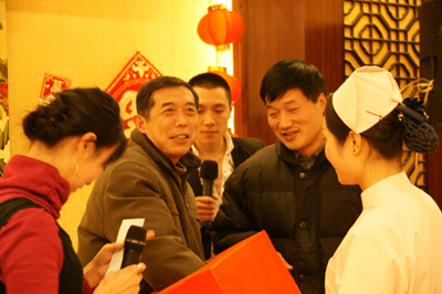 點(diǎn)擊放大鼠標(biāo)滾輪控制大小