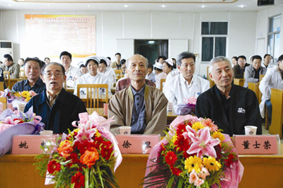 點(diǎn)擊放大鼠標(biāo)滾輪控制大小