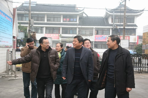 點擊放大鼠標滾輪控制大小
