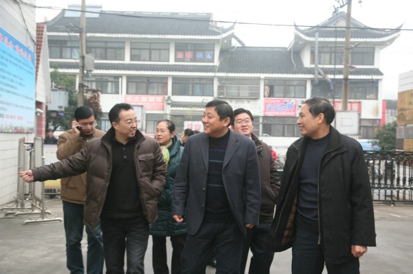 點擊放大鼠標滾輪控制大小