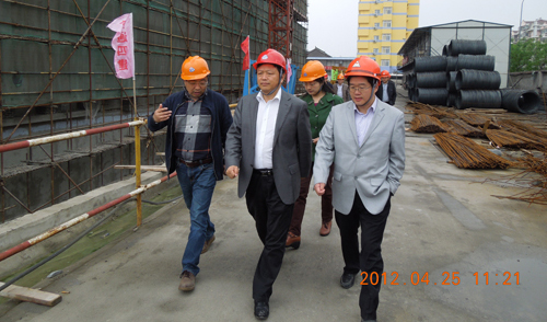 點擊放大鼠標滾輪控制大小